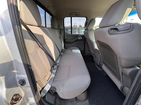 Used 2014 Nissan Frontier SV w/ SV Value Truck Package RWD image 33