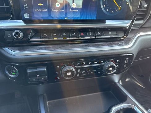 Used 2022 Chevrolet Silverado 1500 LTZ w/ LTZ Premium Package image 12