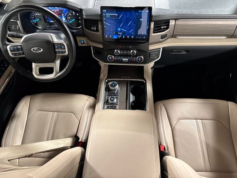 Used 2023 Ford Expedition Limited AWD/4WD image 4