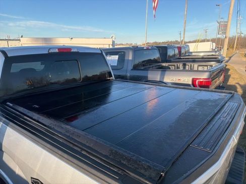 Used 2015 Ford F150 Lariat w/ Equipment Group 502A Luxury image 8