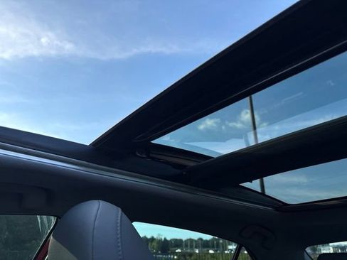 Used 2019 Toyota Camry XSE FWD image 19