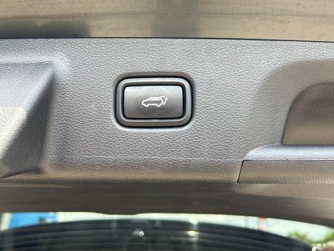 Used 2024 Hyundai Palisade Calligraphy image 9