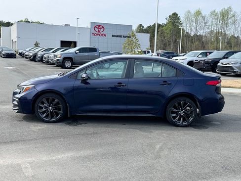 Used 2024 Toyota Corolla SE image 3