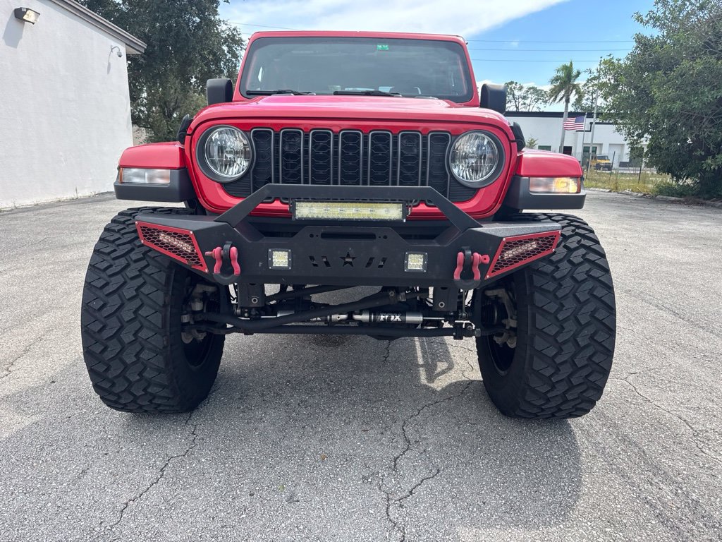 Used 2024 Jeep Gladiator Sport AWD/4WD image 5