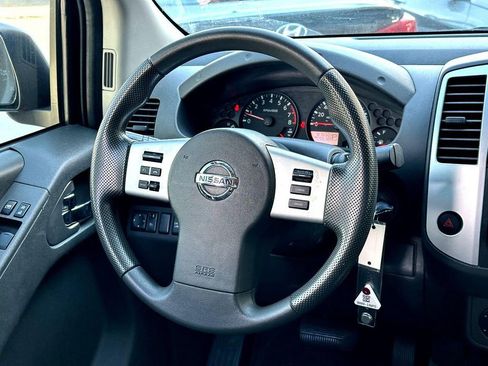 Used 2017 Nissan Frontier SV image 28