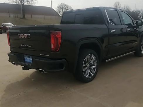 Certified 2022 GMC Sierra 1500 Denali w/ Denali Premium Package AWD/4WD image 8