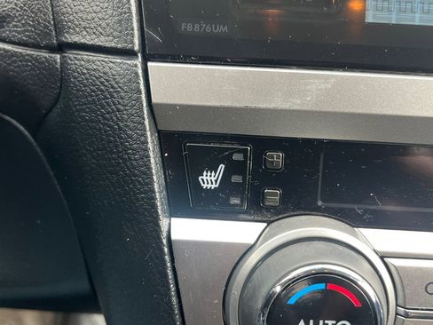 Used 2017 Subaru Outback 2.5i Limited image 19