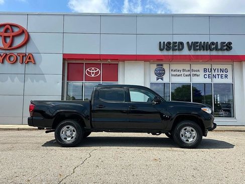 Used 2023 Toyota Tacoma SR AWD/4WD image 7