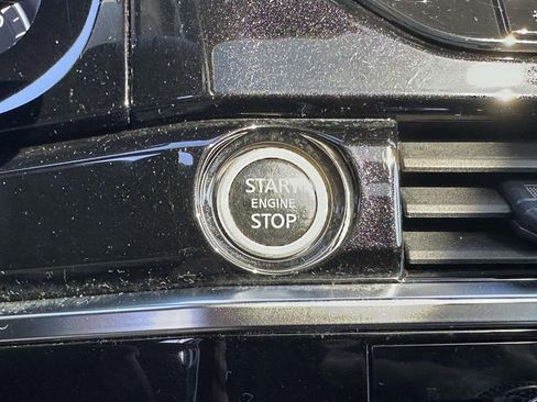 Used 2022 Nissan Pathfinder SL w/ SL Premium Package image 24