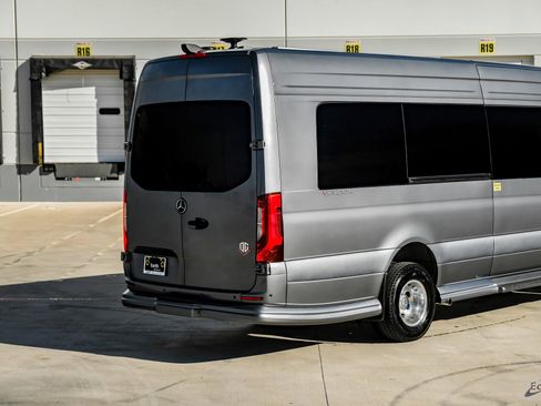 Used 2025 Mercedes-Benz Sprinter 3500 image 14