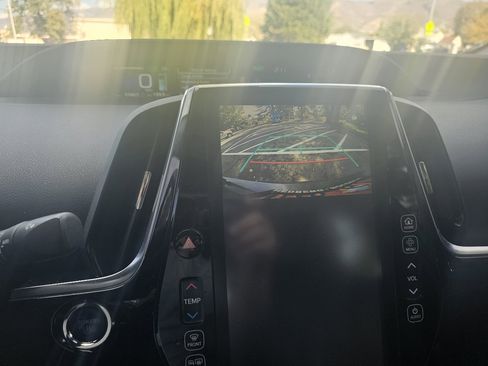 Used 2017 Toyota Prius Prime Advanced image 15