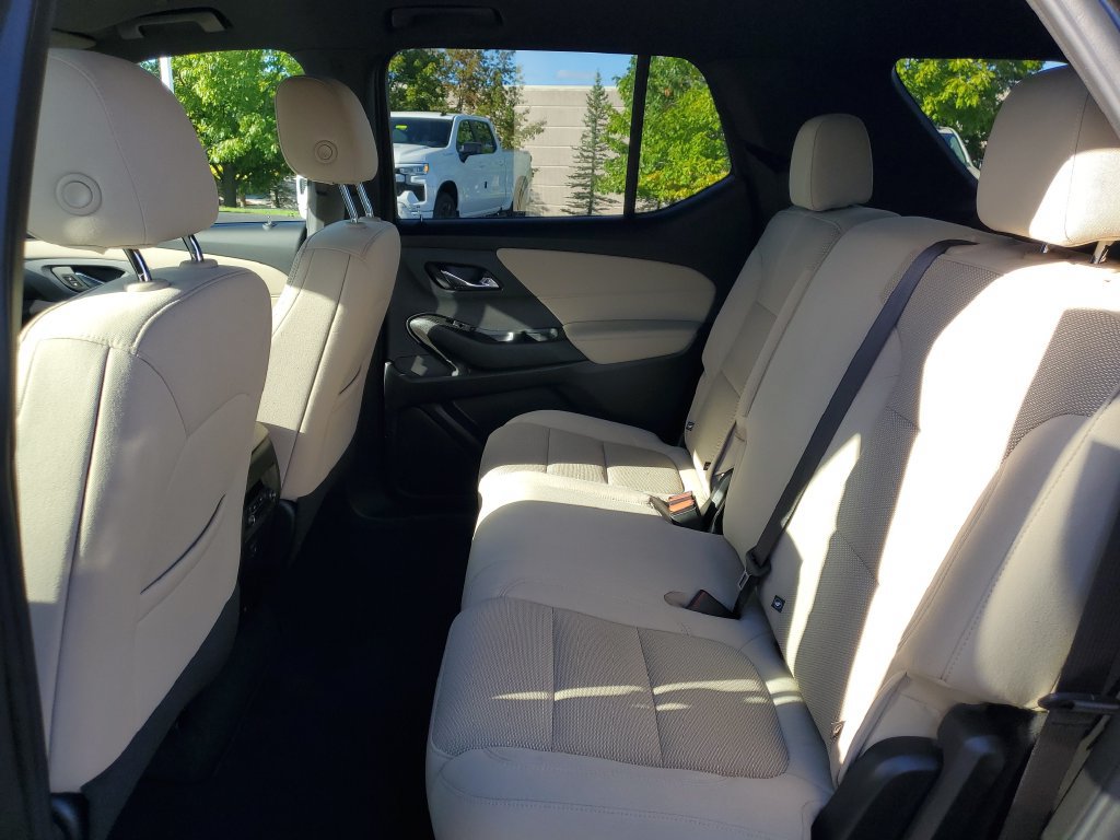 Used 2023 Chevrolet Traverse LS AWD/4WD image 26