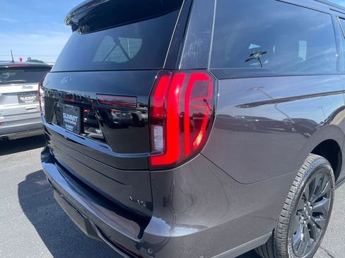 Used 2025 Ford Expedition Max Platinum w/ Stealth Appearance Package AWD/4WD image 36
