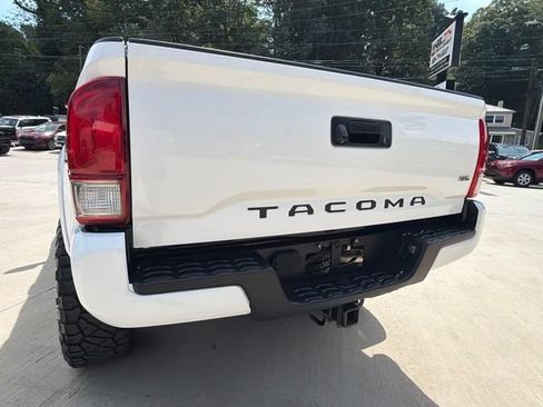 Used 2016 Toyota Tacoma TRD Sport w/ Towing Package AWD/4WD image 11