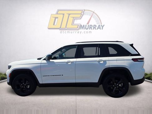 Used 2023 Jeep Grand Cherokee Limited w/ Black Appearance Package AWD/4WD image 8
