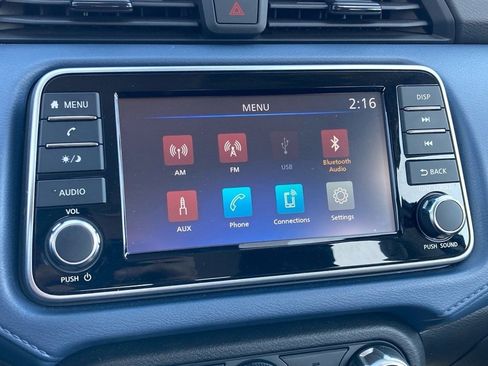 Used 2025 Nissan Versa SV image 19