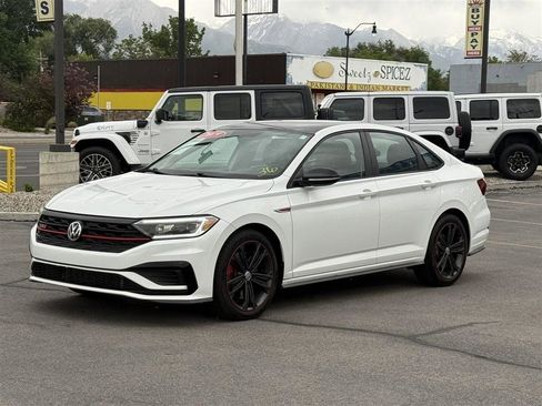 Used 2019 Volkswagen Jetta GLI FWD image 3