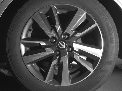 Used 2025 Nissan Versa SV image 14