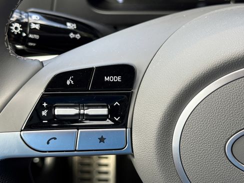 Certified 2025 Hyundai Elantra Sport image 20