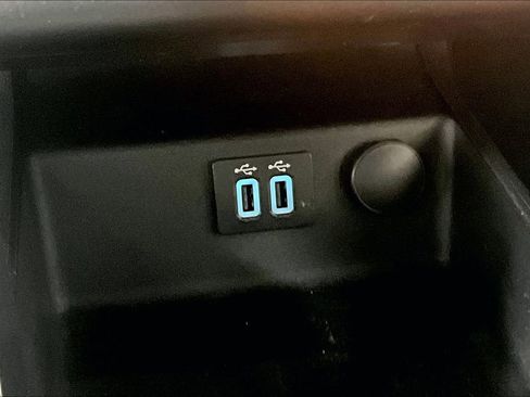 Used 2020 Ford Fusion SE image 32