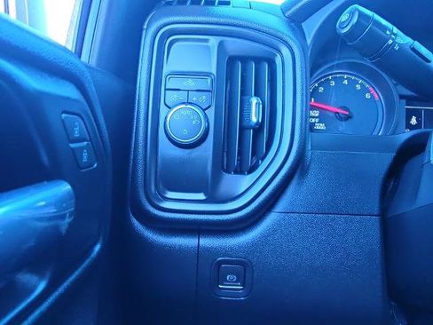 Used 2023 Chevrolet Silverado 1500 Custom image 17