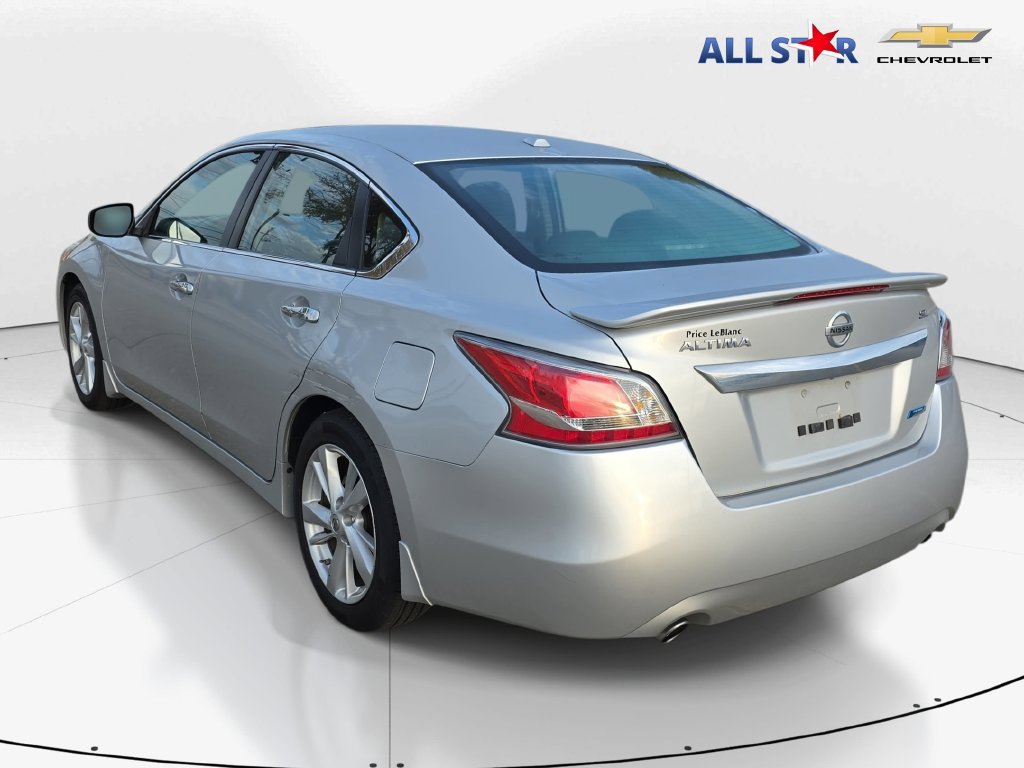 Used 2014 Nissan Altima 2.5 SL w/ Moonroof Package FWD image 6