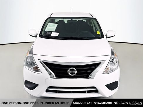 Used 2017 Nissan Versa S Plus FWD image 2