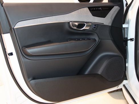 Used 2023 Volvo XC90 B6 Ultimate image 31