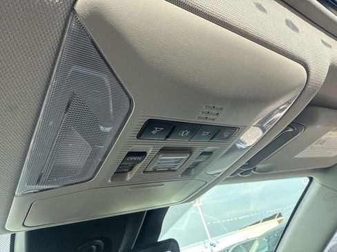 Used 2019 Toyota RAV4 Limited image 29