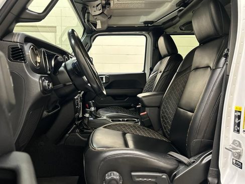 Used 2021 Jeep Gladiator Overland AWD/4WD image 7