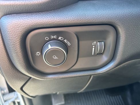 Used 2024 RAM 3500 Tradesman w/ Chrome Appearance Group image 26