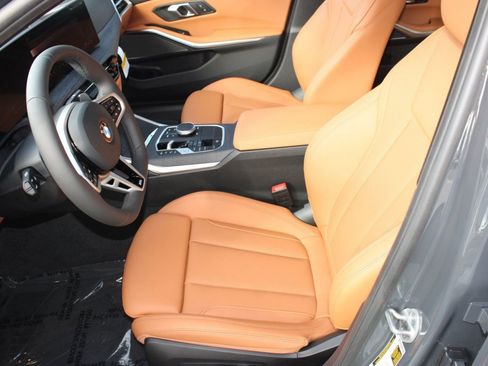 Used 2026 BMW 330i Sedan w/ M Sport Package RWD image 5