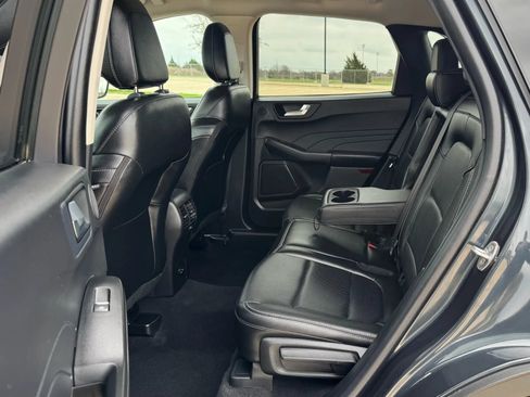 Used 2022 Ford Escape SEL w/ Technology Package FWD image 24
