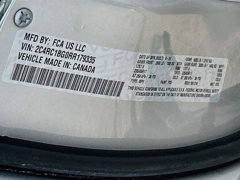 Used 2024 Chrysler Pacifica Touring-L FWD image 43
