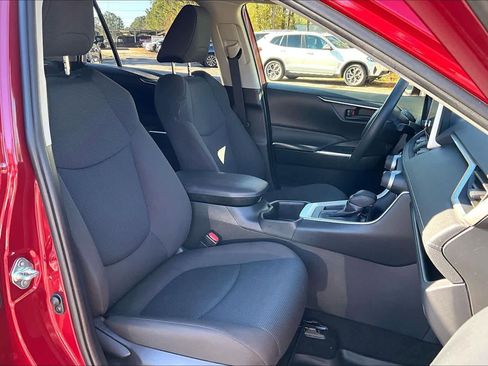 Used 2023 Toyota RAV4 LE image 8