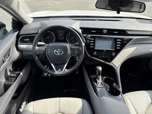 Used 2020 Toyota Camry SE image 18