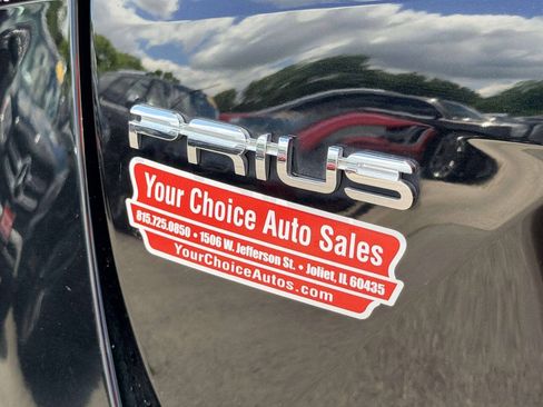 Used 2021 Toyota Prius XLE FWD image 6