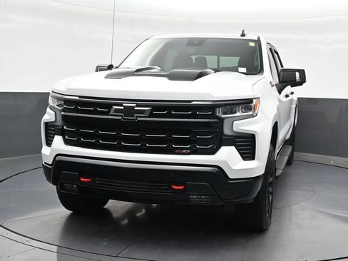 Used 2025 Chevrolet Silverado 1500 LT Trail Boss w/ LT Trail Boss Premium Package AWD/4WD image 9