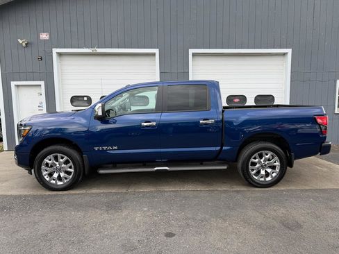 Used 2021 Nissan Titan SL w/ Moonroof Package AWD/4WD image 7