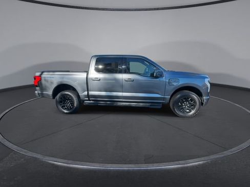 Used 2022 Ford F150 Lightning Lariat image 16