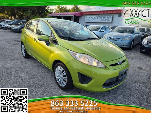 Used 2013 Ford Fiesta SE image 1
