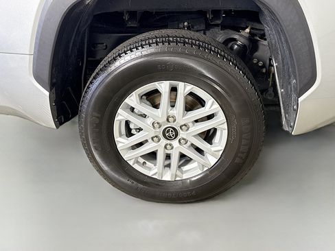 Used 2022 Toyota Tundra SR5 RWD image 33