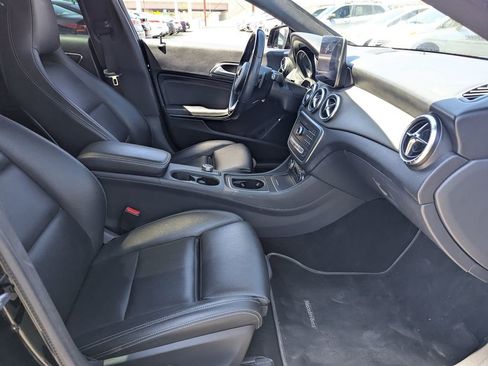 Used 2019 Mercedes-Benz CLA 250 4MATIC image 32