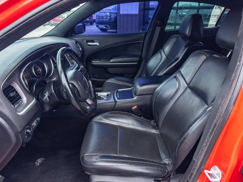 Used 2019 Dodge Charger SXT w/ Leather Interior Group RWD image 7