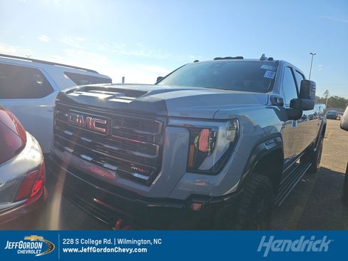 Used 2025 GMC Sierra 2500 AT4X image 1