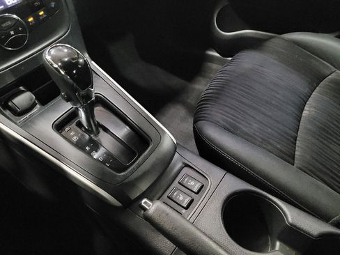 Used 2019 Nissan Sentra SV w/ Special Edition Package FWD image 26