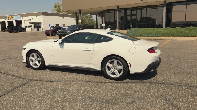 Used 2026 Ford Mustang Premium RWD image 6