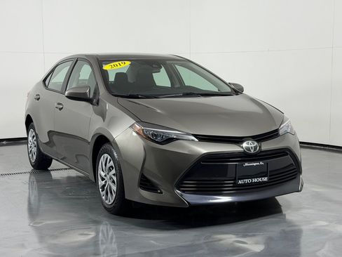 Used 2019 Toyota Corolla LE FWD image 3