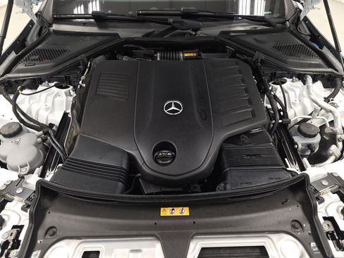 Used 2025 Mercedes-Benz E 450 4MATIC Sedan w/ Airmatic Package image 15