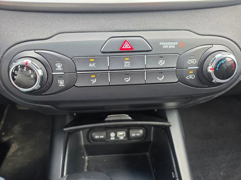 Used 2017 Kia Sorento AWD image 15